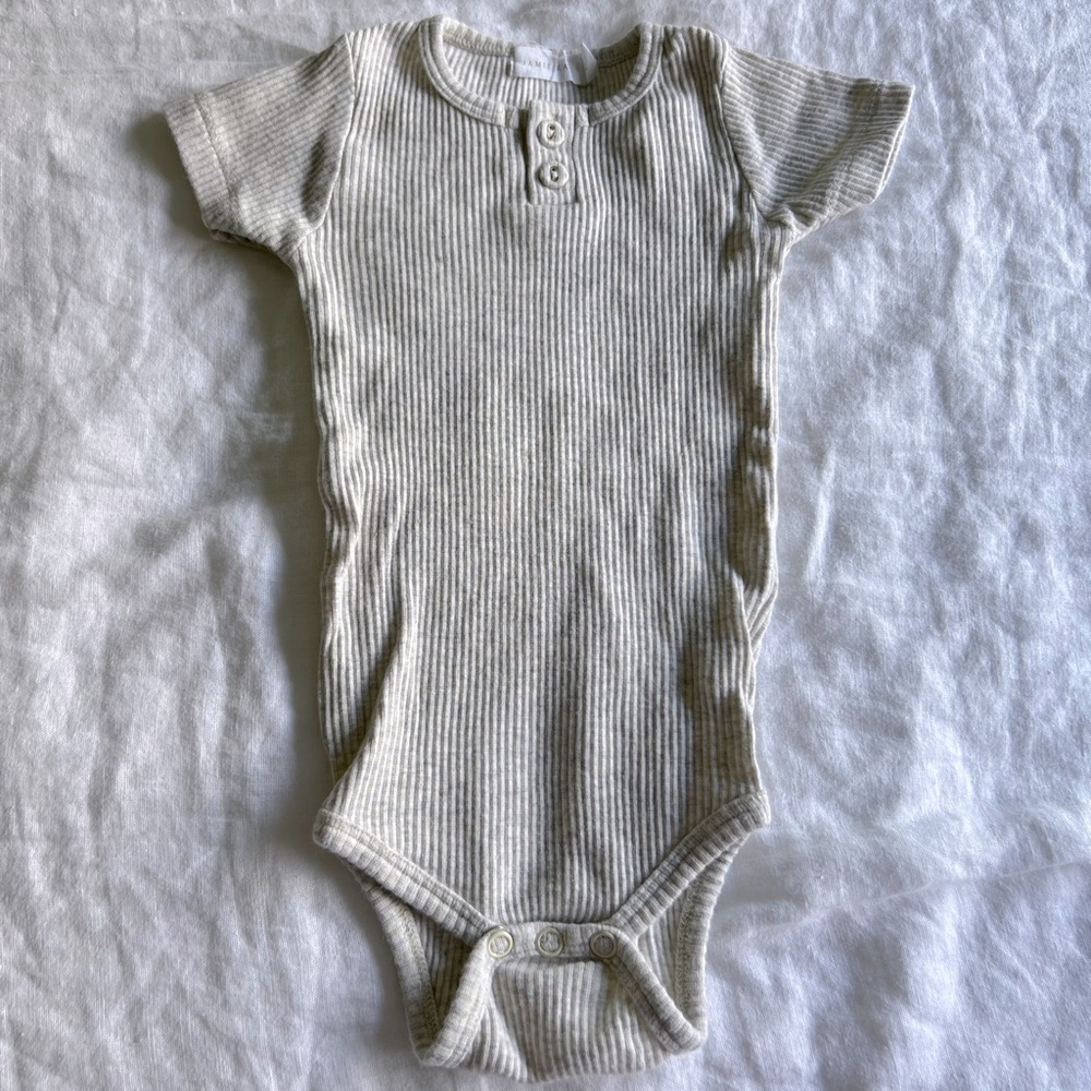 Jamie Kay Oatmeal bodysuit 1Y EUC
